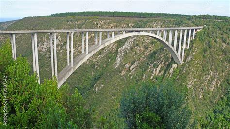 Die Bloukrans Bridge Bungee-Sprung Plattform: Die höchste Kommerzielle Brücke und ein Adrenalinkick für Mutige!