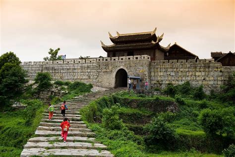 Qingyan Ancient Town! Eine Reise in die Vergangenheit Guizhou’s