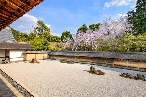  Ryoan-ji Zen-Garten: Ein Ort der Stille und Kontemplation!