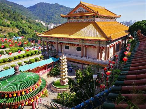 Der Kek Lok Si Tempel - Eine Oase der Ruhe und spirituellen Inspiration in Penang!